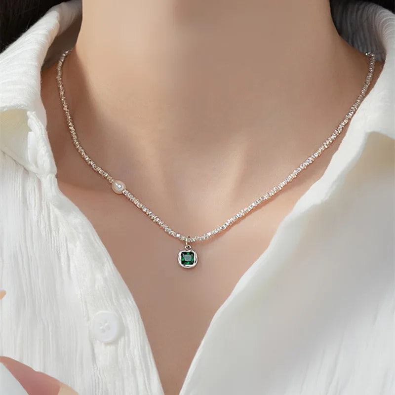 Emerald Green Pendant Pearl Necklace