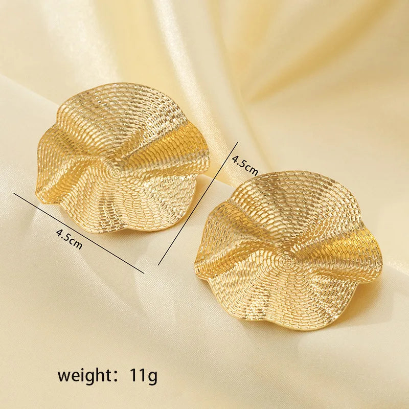 Wrinkle Flower Stud Earring