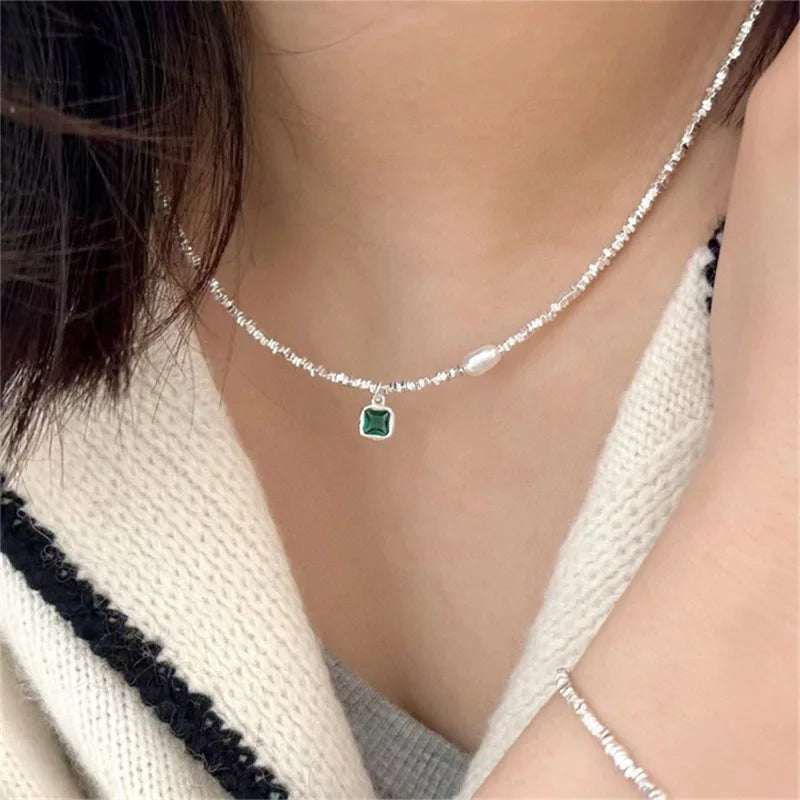 Emerald Green Pendant Pearl Necklace